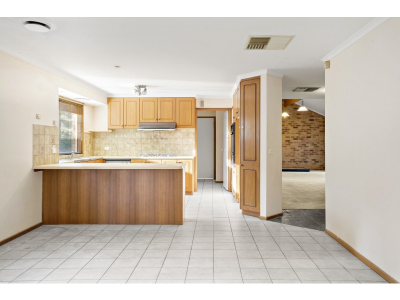 17 Wade Court, Langwarrin VIC 3910