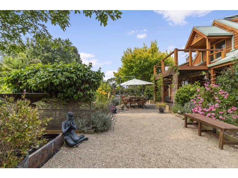 2 Cedar Rose Terrace, Bittern VIC 3918