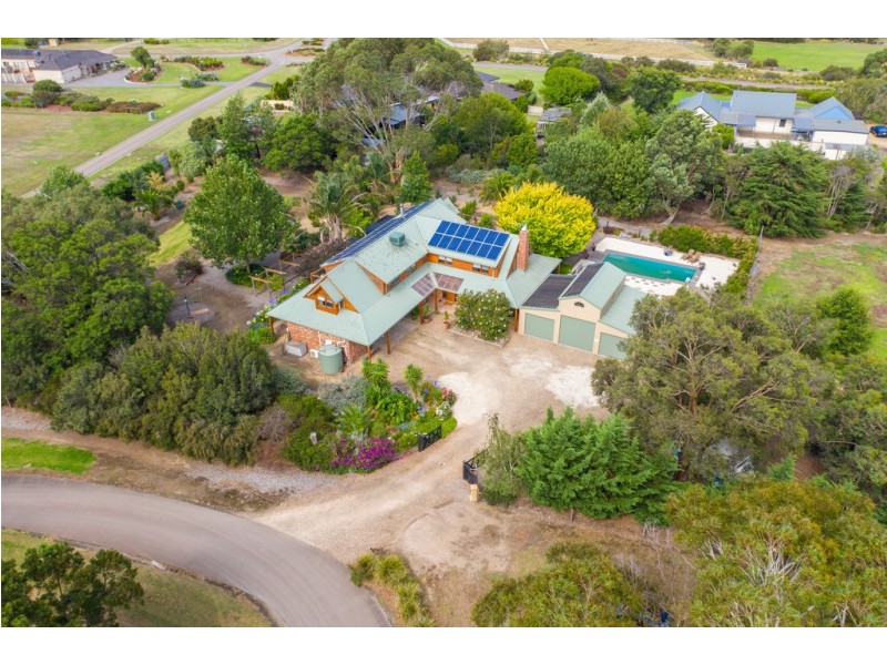 2 Cedar Rose Terrace, Bittern VIC 3918