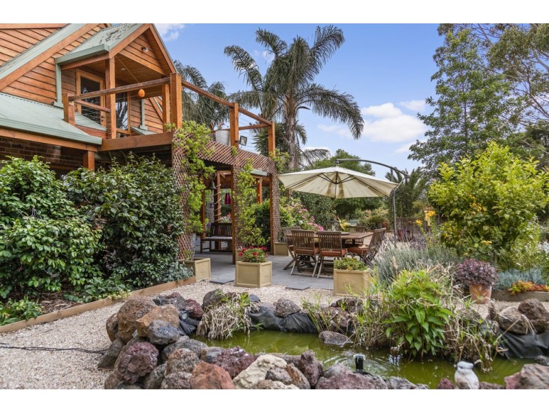 2 Cedar Rose Terrace, Bittern VIC 3918