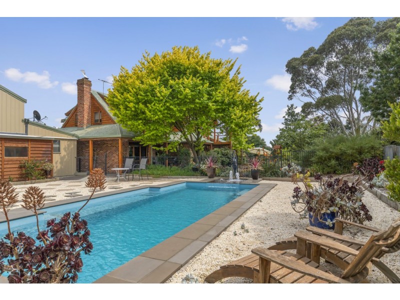 2 Cedar Rose Terrace, Bittern VIC 3918