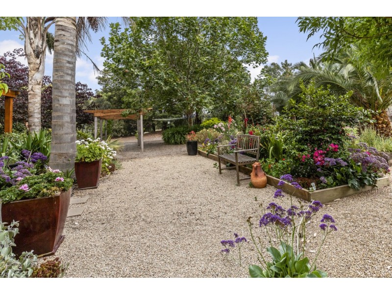 2 Cedar Rose Terrace, Bittern VIC 3918