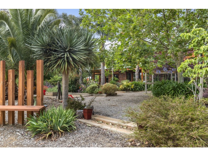 2 Cedar Rose Terrace, Bittern VIC 3918