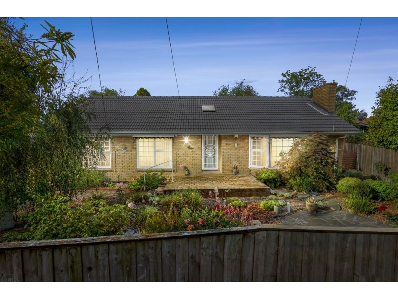 5 Emora Court, Frankston VIC 3199