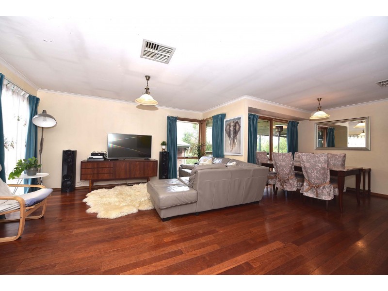 4 Dulgai Court, Frankston VIC 3199