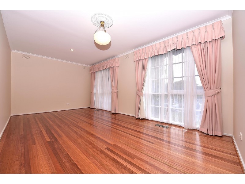 5 Bordeaux Court, Frankston VIC 3199