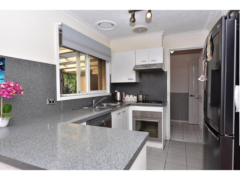 6 Almora Close, Frankston VIC 3199