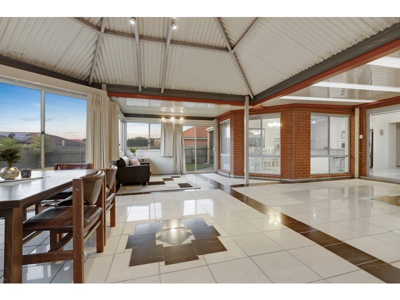 7 Edinburgh Drive, Skye VIC 3977