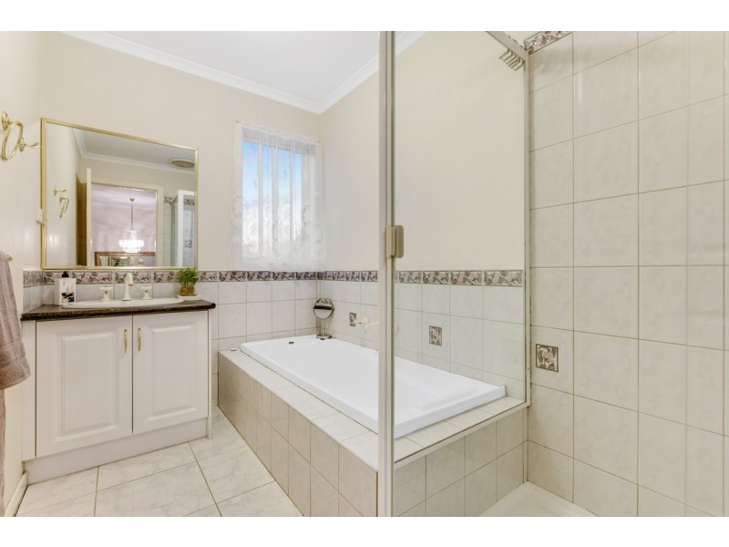 7 Edinburgh Drive, Skye VIC 3977