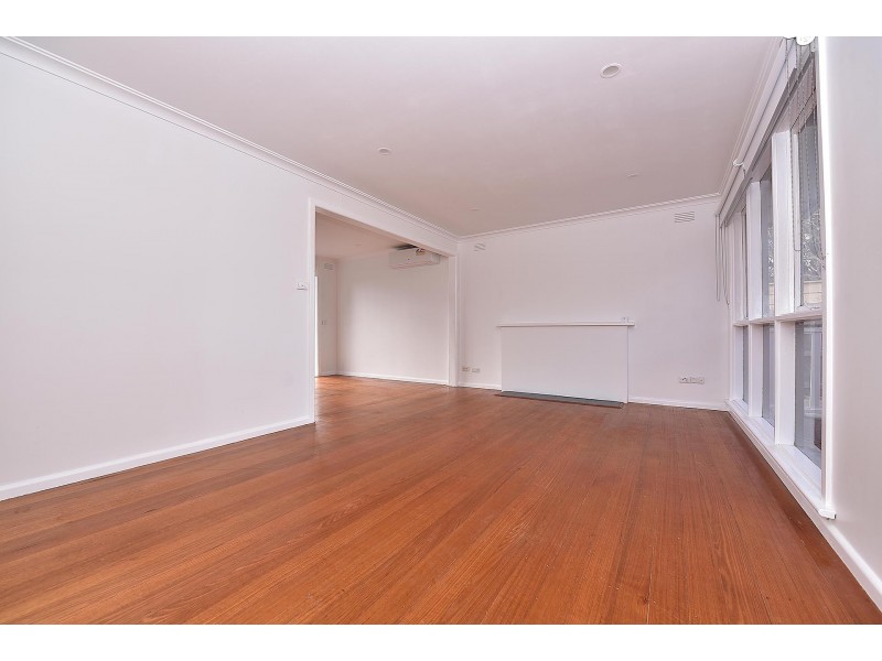 27 Hayman Avenue, Seaford VIC 3198