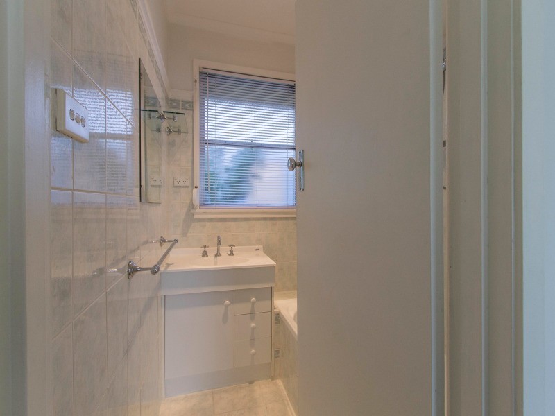 74 Forest Drive, Frankston North VIC 3200