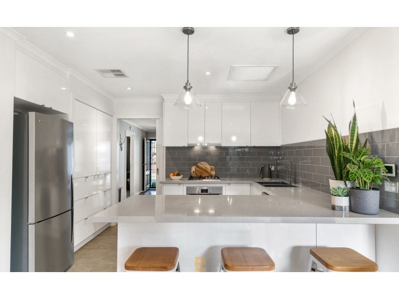 28 Hunt Drive, Seaford VIC 3198