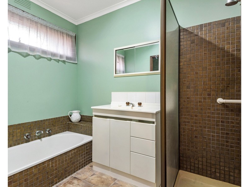 28 Grimwade Crescent, Frankston VIC 3199