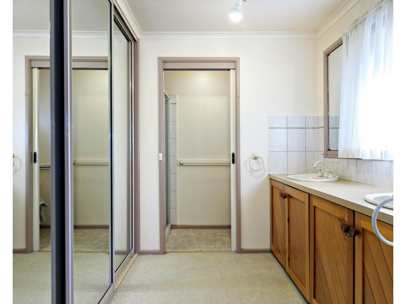 4 Ellesmere Court, Frankston VIC 3199