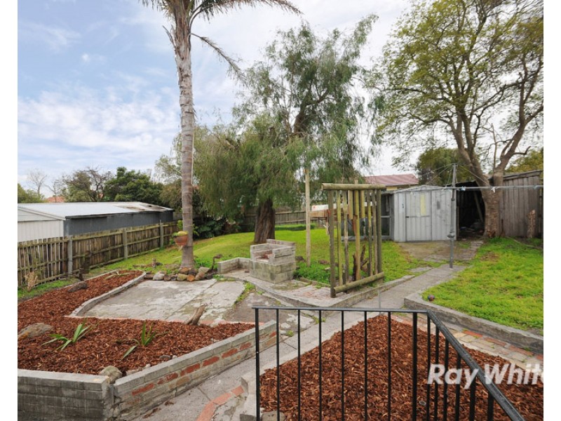 27 Nodding Avenue, Frankston North VIC 3200