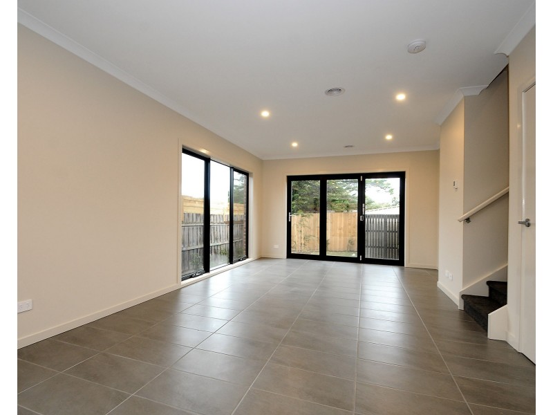 3/4 Gladwyn Ave, Frankston VIC 3199