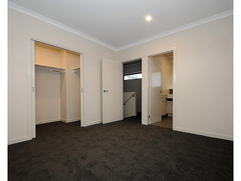 3/4 Gladwyn Ave, Frankston VIC 3199