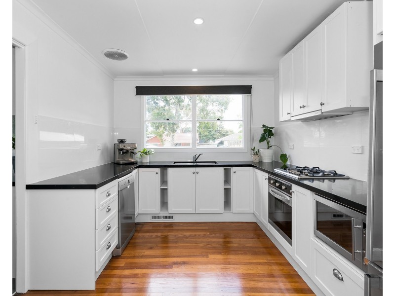 65 Rosemary Crescent, Frankston North VIC 3200