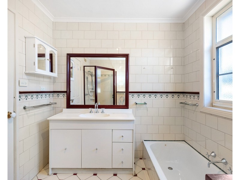 8 Drysdale Avenue, Frankston VIC 3199