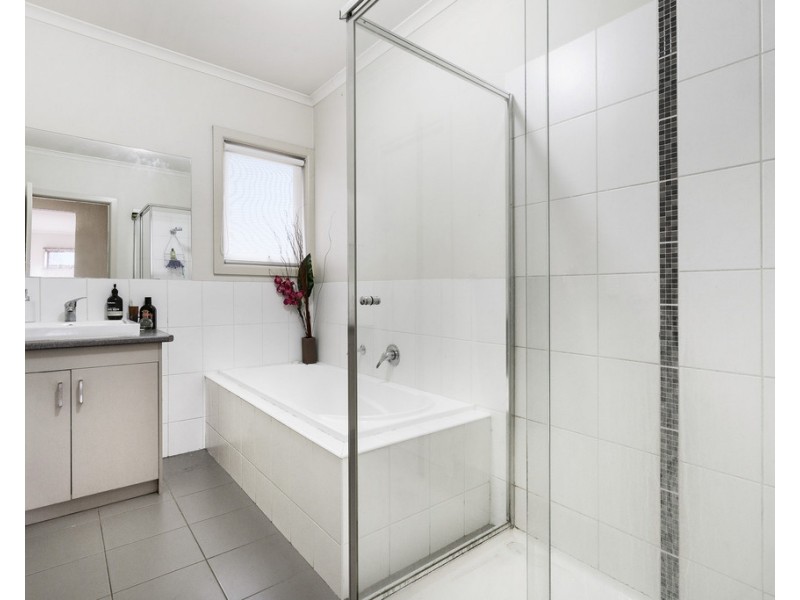 2/5 Heath Avenue, Frankston VIC 3199