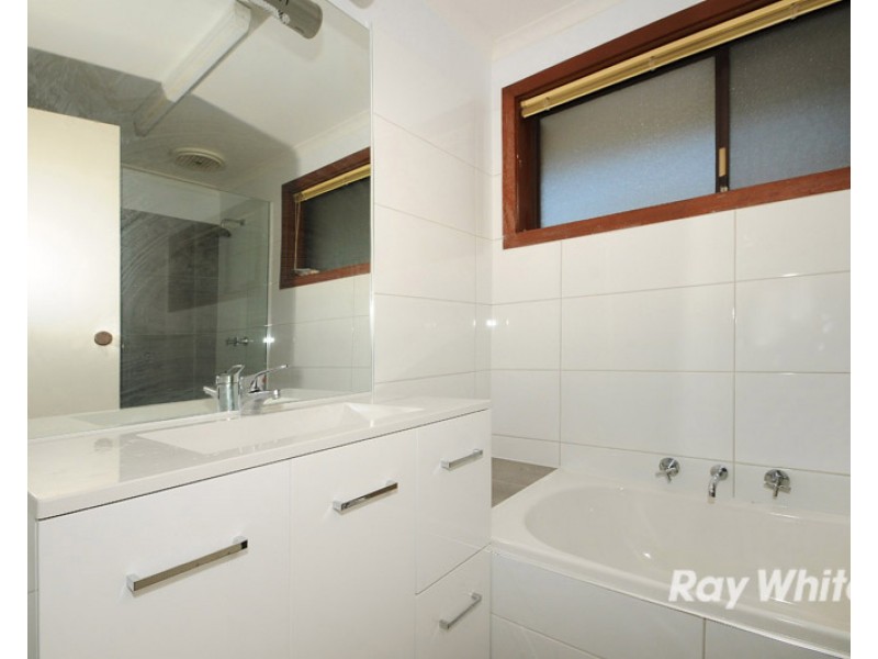2/2 Holmes Street, Frankston VIC 3199