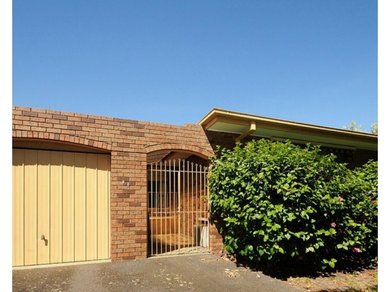 2/2 Holmes Street, Frankston VIC 3199