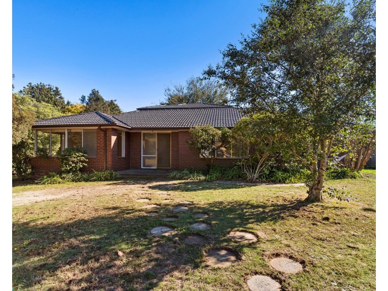 1 Emerson Close, Frankston VIC 3199