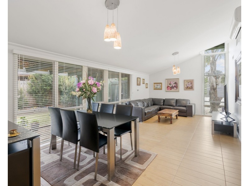 28 Emanuel Drive, Seaford VIC 3198