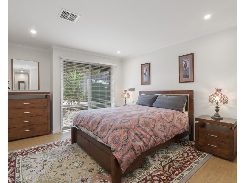 28 Emanuel Drive, Seaford VIC 3198