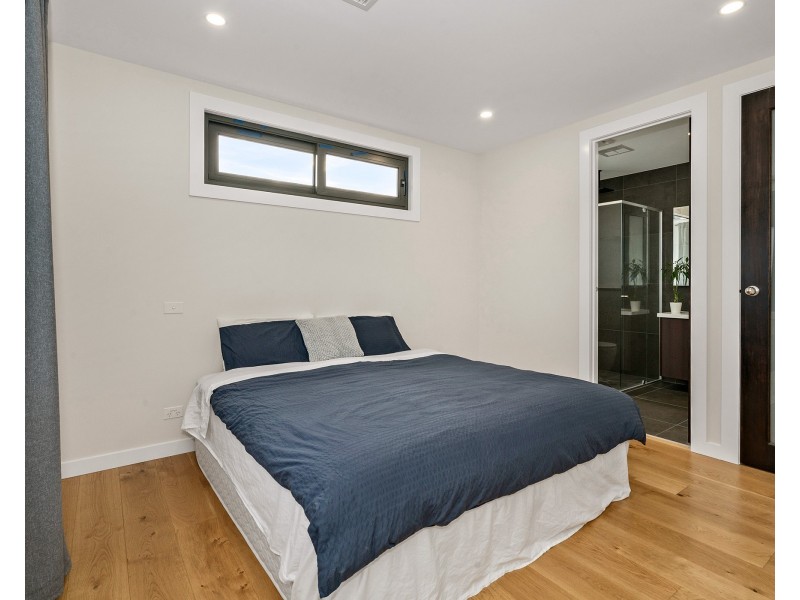 2/17B East Road, Seaford VIC 3198