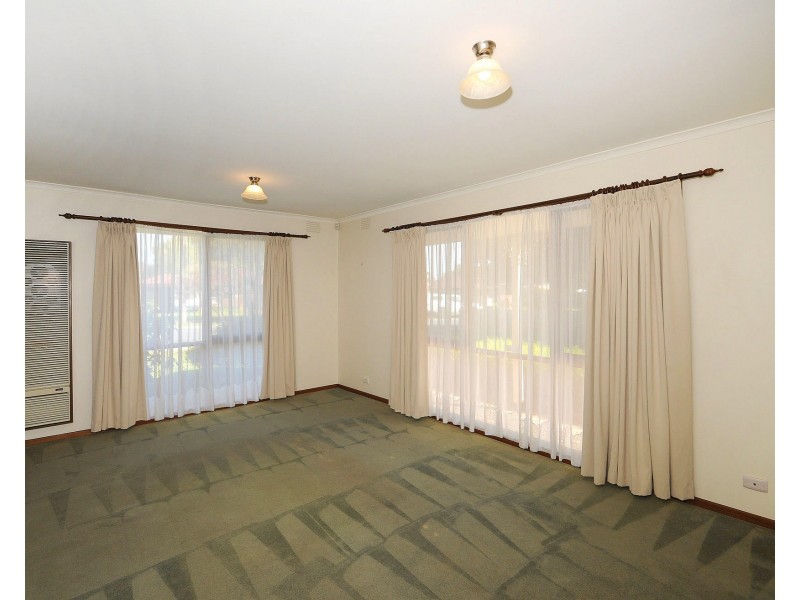 4 Fay Street, Seaford VIC 3198