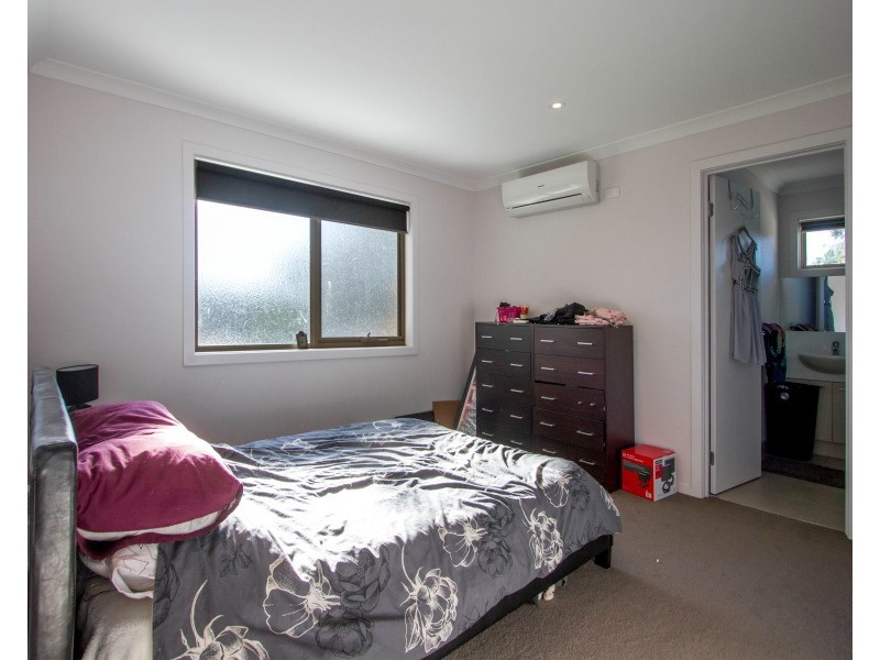 2/67 Armata Crescent, Frankston North VIC 3200