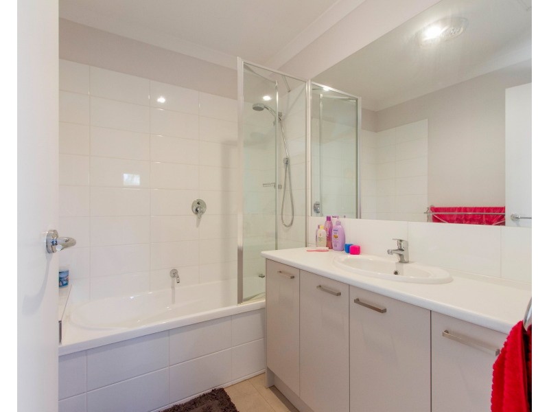 2/67 Armata Crescent, Frankston North VIC 3200