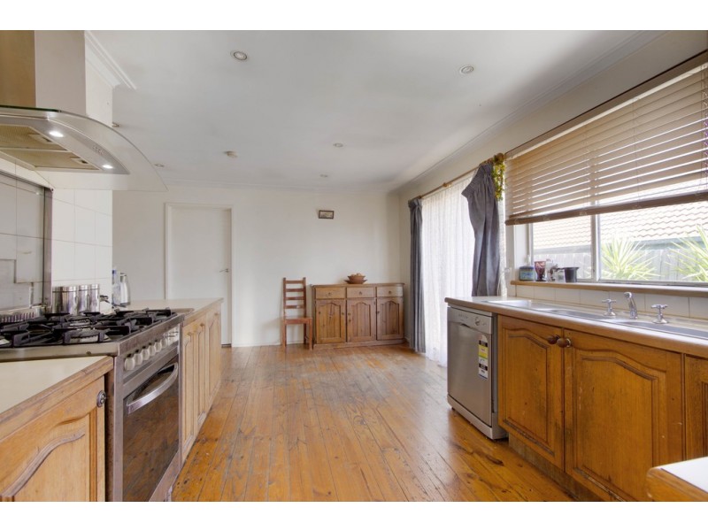 53 Raphael Crescent, Frankston VIC 3199