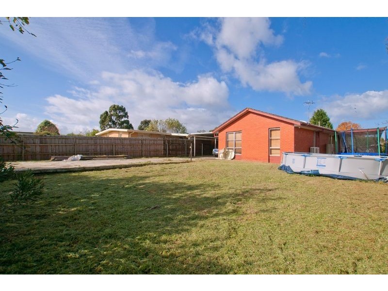 29 Bouvardia Crescent, Frankston North VIC 3200