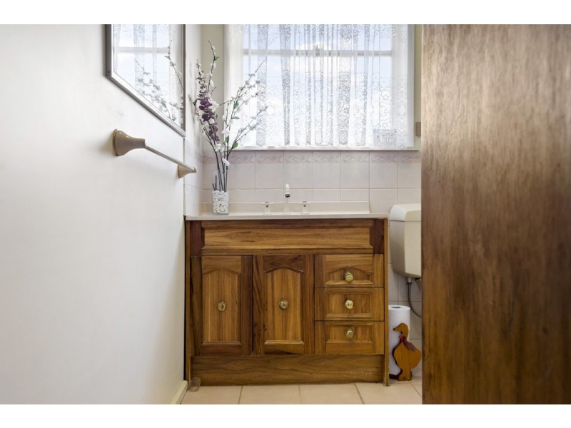 36 Hickory Crescent, Frankston North VIC 3200