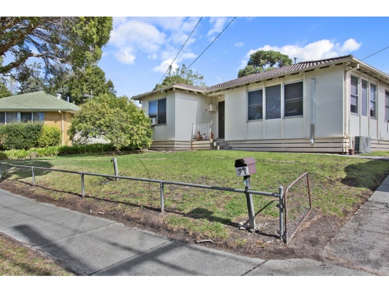 21 Laurina Crescent, Frankston North VIC 3200