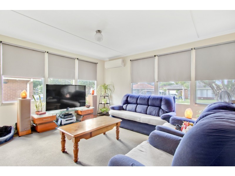 21 Laurina Crescent, Frankston North VIC 3200