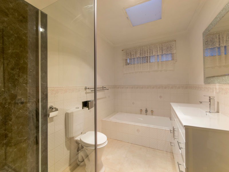 29 Whitewood Street, Frankston North VIC 3200