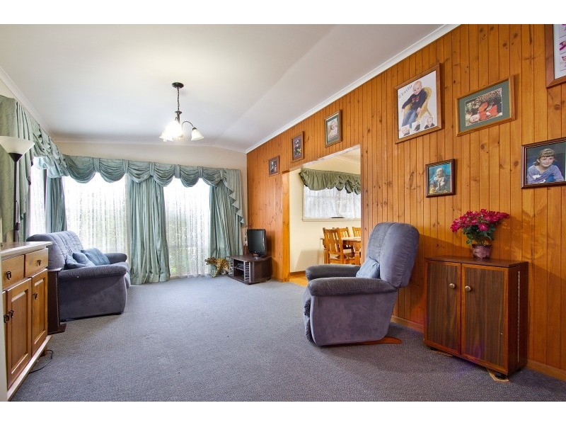 32 Mitre Crescent, Frankston North VIC 3200