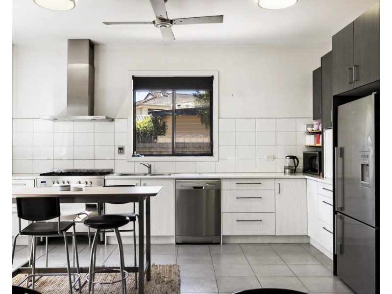 74 Kananook Avenue, Seaford VIC 3198