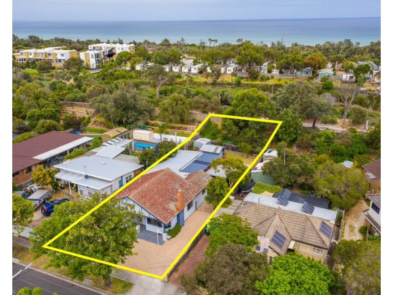 74 Kananook Avenue, Seaford VIC 3198