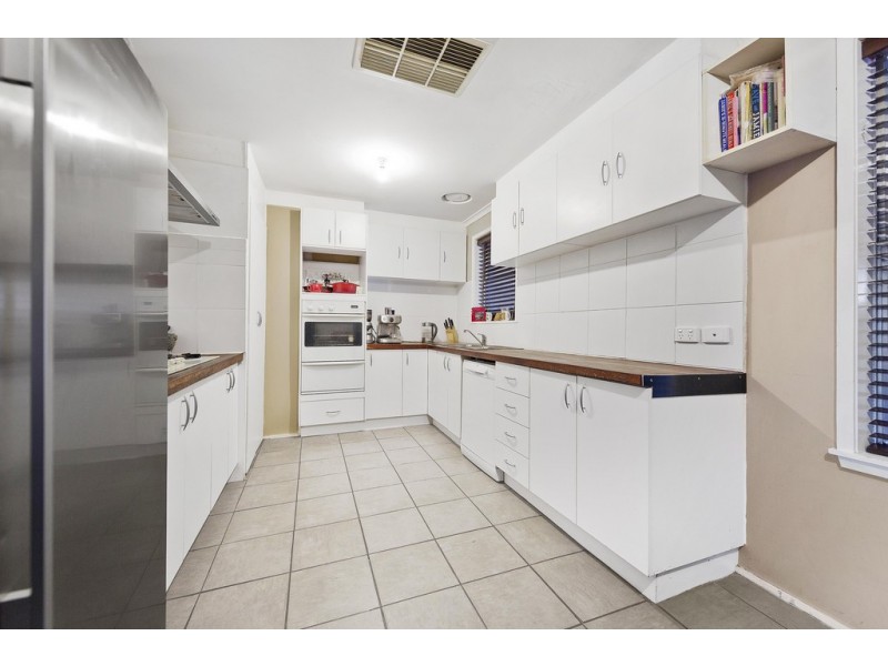 44 Laurina Crescent, Frankston North VIC 3200