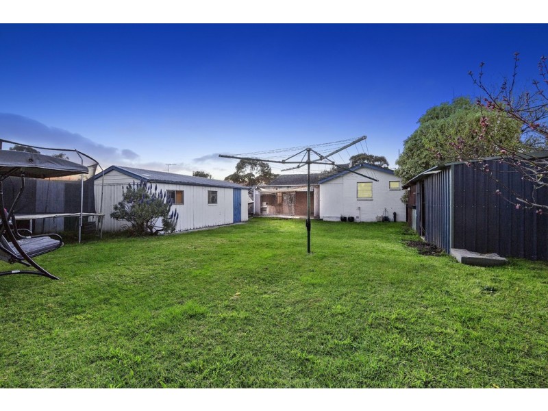 44 Laurina Crescent, Frankston North VIC 3200