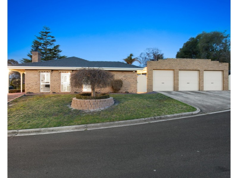 1 Dorchester Court, Frankston VIC 3199
