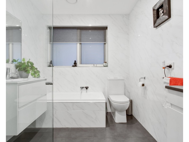 1 Dorchester Court, Frankston VIC 3199