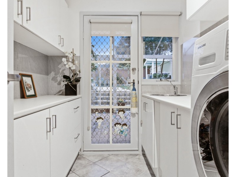 1 Dorchester Court, Frankston VIC 3199