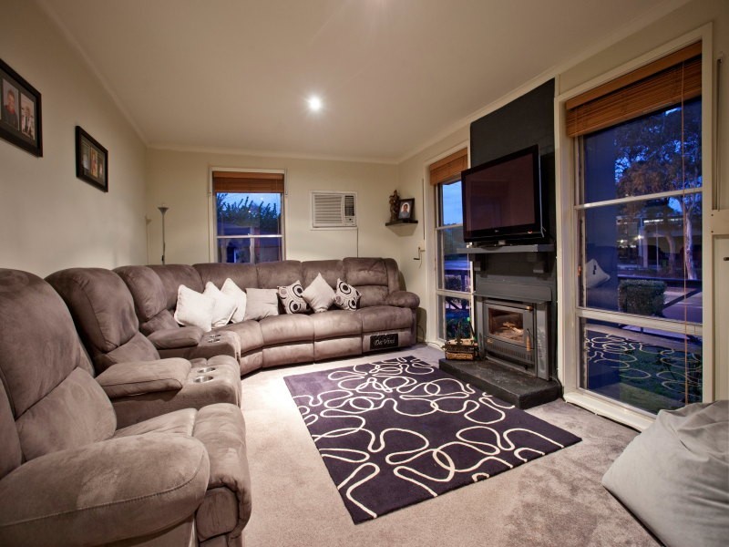 55 Robertson Drive, Mornington VIC 3931