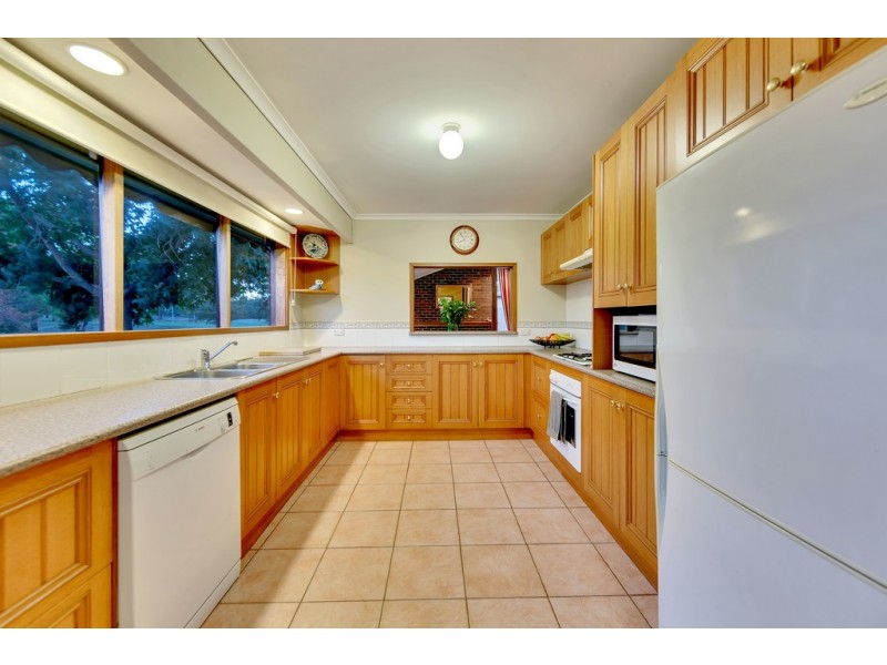 1 Finisterre Court, Frankston VIC 3199