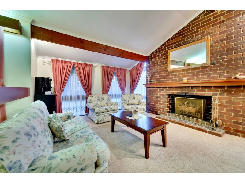 1 Finisterre Court, Frankston VIC 3199